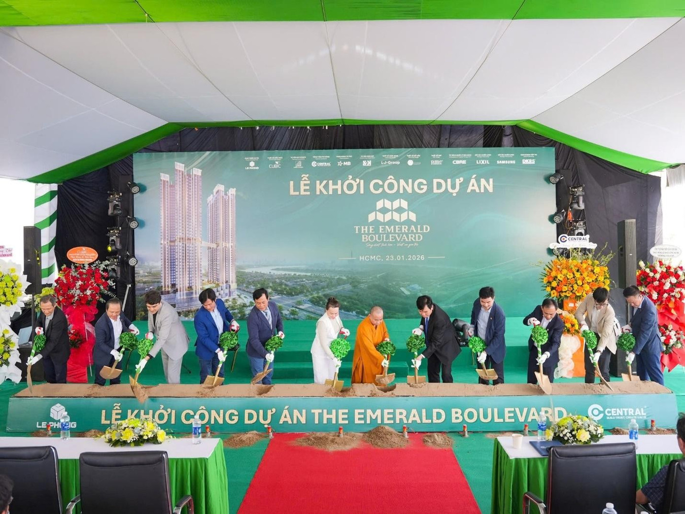 khởi công dự án